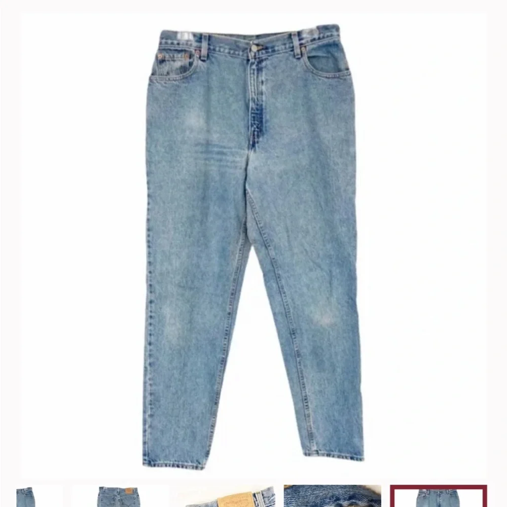 - Vintage Levis mom jeans high waist.